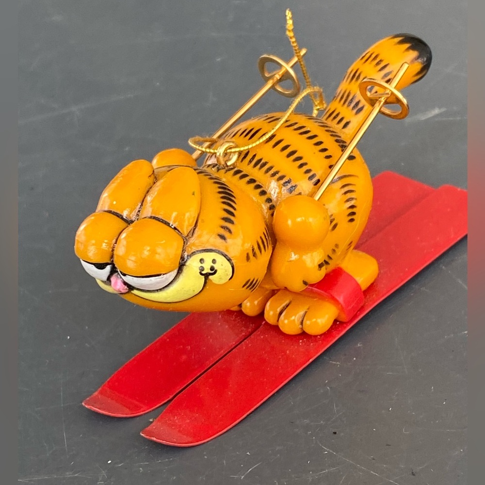 Vintage Garfield Skiing PVC Figure Sports 80s Cartoon Christmas Ornament